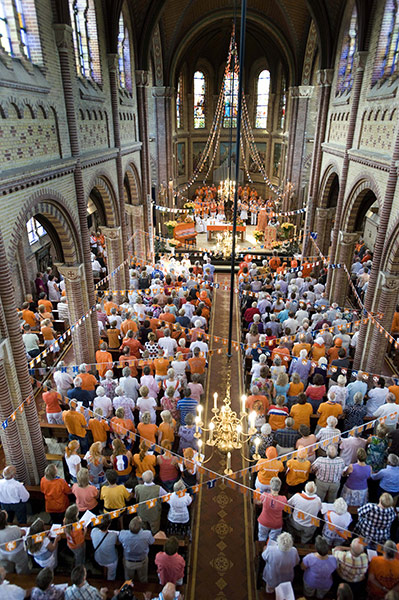 24 Hours: Netherland's church goes orange for a day in support of Dutch football team