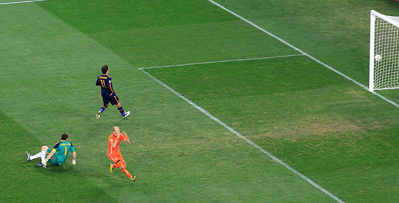 footy: Netherlands' Robben