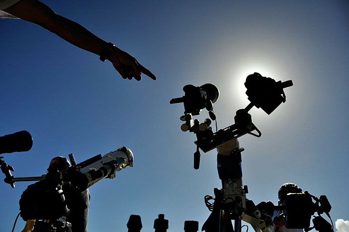 Eclipse: Tourists prepare to watch the solar eclipse