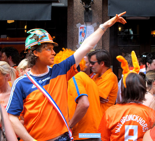 Fans' network: A Holland fan pointing