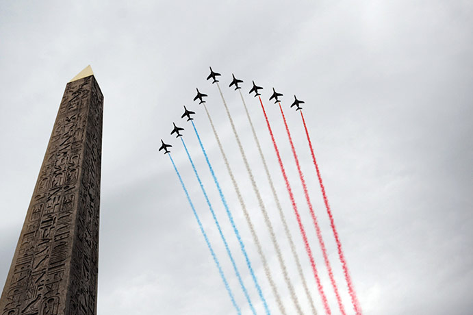 Bastille day: Nine Alphajets from the French Air Force fly over the Place de la Concorde