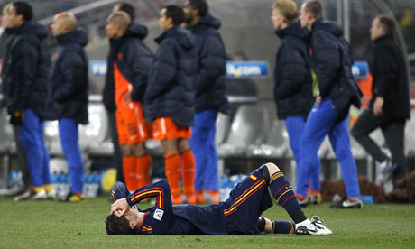 injury in football. Football: Torres injury