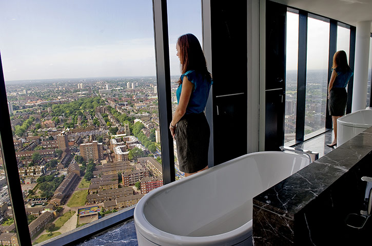 Strata: bathroom with infinity window