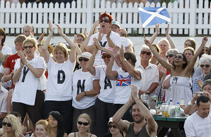 Murray Mania: Spectator watch match between Britain's Andy Murray and Jo-Wilfried Tsonga
