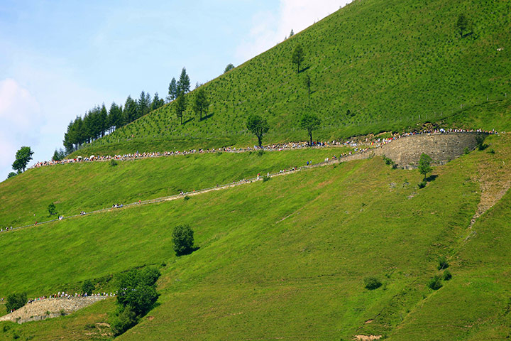 cycling: The pack rides in the Col de Peyresoudre