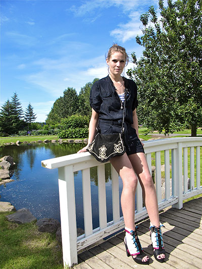 Face Hunter: 26 year old fashion designer Elizabeth in Iceland