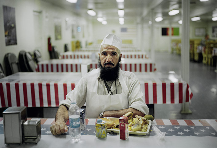 Foto8: Afghan worker on Gardez US military base