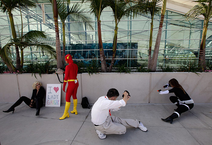 Comic-Con: Attendees take pictures at comic-con