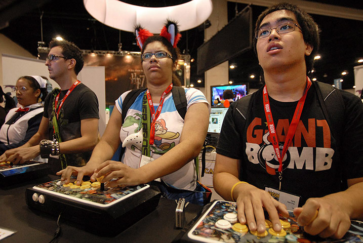Comic-Con: Convention attendees try soon to be released video games Comic Con