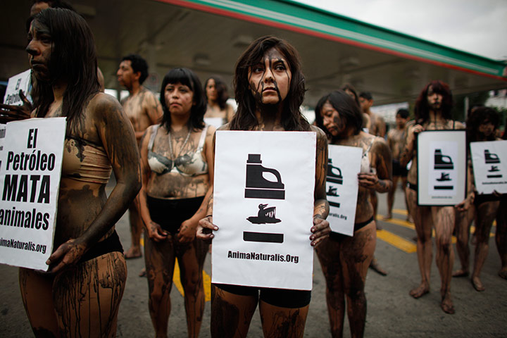 24 hours: Activists protest BP's oil spill in the Gulf of Mexico