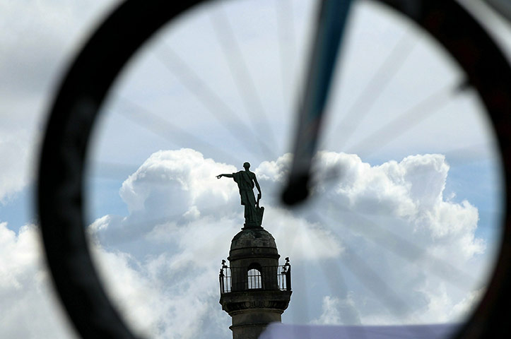 Tour de France time trial: Bordeaux the start of stage 19