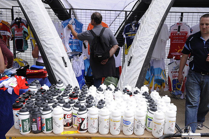 Tom Jenkins at the Tour: Bike kit shops