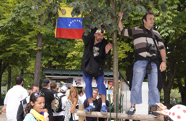 Tom Jenkins at the Tour: Fans on the Champs Elysees