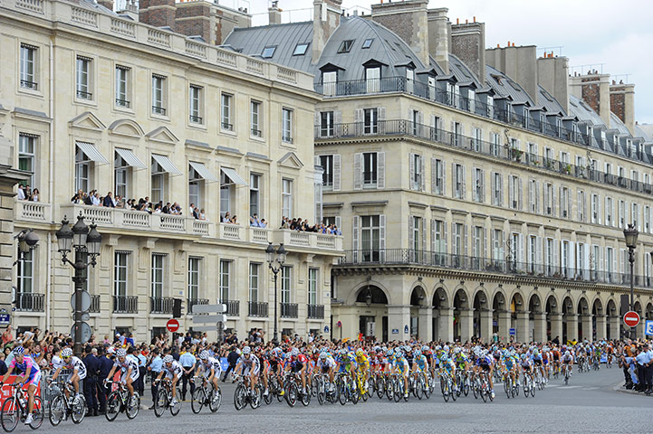Tom Jenkins at the Tour: The peloton emerges