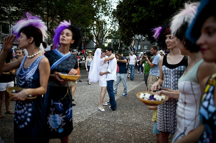 24 hours in pictures: Jewish Couple Marry During Alternative Ceremony