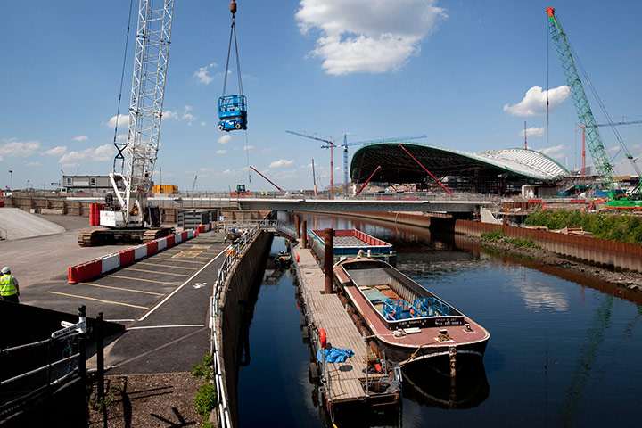 Olympic site: Olympic Park barge delivery_100524_029