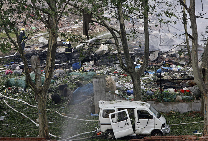 china factory explosion: Firefighters extinguish a fire in Nanjing 