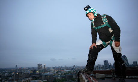 [imagetag] http://static.guim.co.uk/sys-images/Guardian/Pix/pictures/2010/7/28/1280334388095/Men-Who-Jump-off-Building-007.jpg