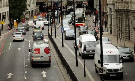 Traffic in Lower Thames Street