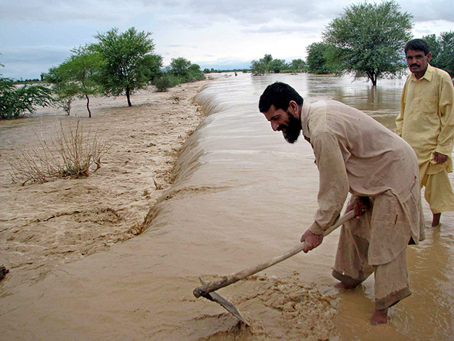 Pakistan floods: Flash floods caused by monsoon rains on the outskirts of Dera Ismail Khan