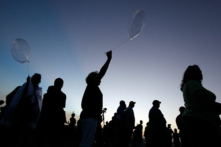 24 hours in pictures: bayou candlelight vigil marks 100 days since bp oil spill