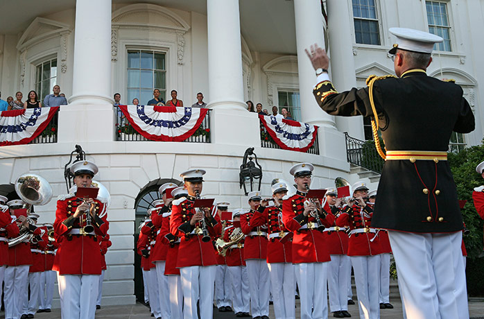 4th of july: Obamas host military families for the 4th of July