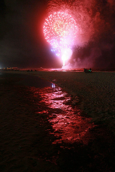 4th of july: Fourth of July fireworks over oil slick in Gulf Shores, Alabama