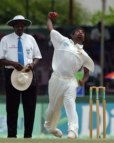 Muttiah Muralitharan: Muralitharan bowling in 2004