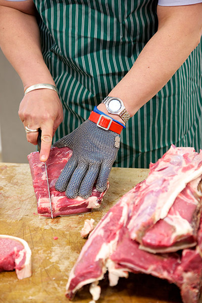 Jay Rayner on On the Hoof: Jay cutting the steaks for lunch 