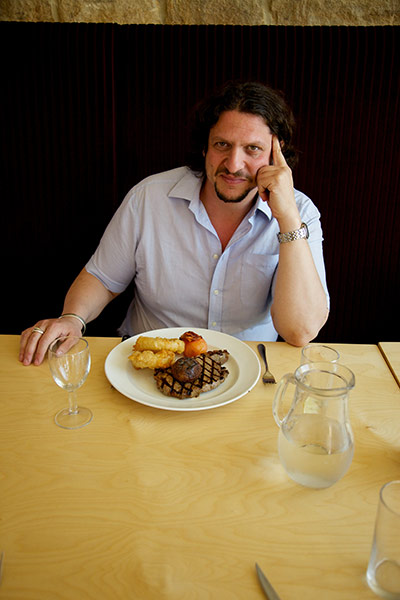 Jay Rayner on On the Hoof: Jay Rayner about to tuck into his steak and chips 