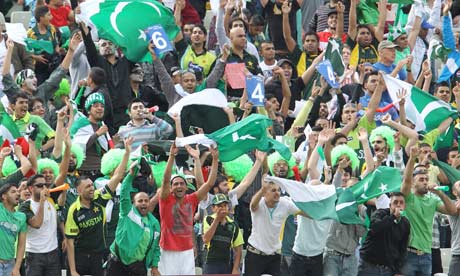 Pakistan noisy fans