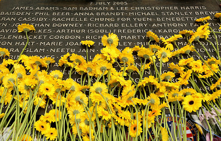 24 hours in pictures: 7/7 victims are remembered 5 years on