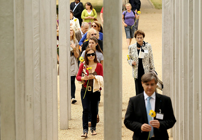 7/7 5th annivesary: 7/7 Victims Are Remembered 5 Years On