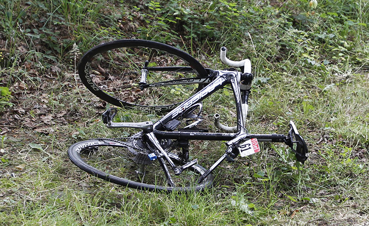 TDF Crashes: Christophe Le Mevel's broken bicycle