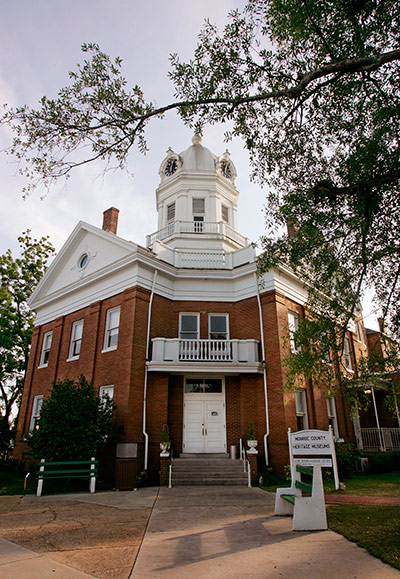 To Kill a Mockingbird: Old Monroeville County Courthouse pictured in Monroeville, Alabama 