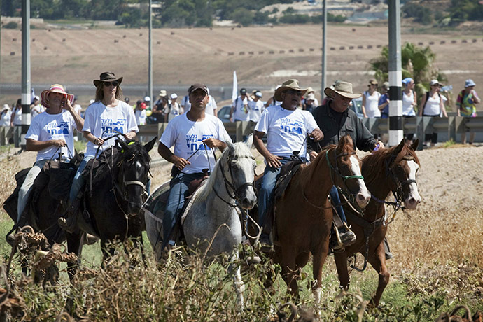 Gilad Shalit march: March for Gilad Shalit heading to Jerusalem, near Latrun
