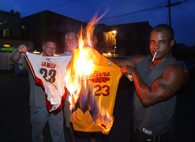 LeBron James: Cleveland Cavaliers fans set fire to LeBron James jerseys
