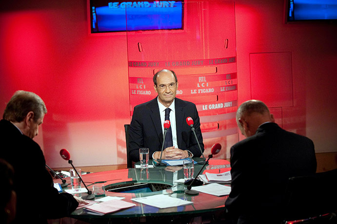 Bettencourt case: French Labour Minister Eric Woerth answers questions of journalists