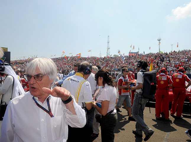 Hungarian grand prix: Formula One boss Bernie Ecclestone gives instructions