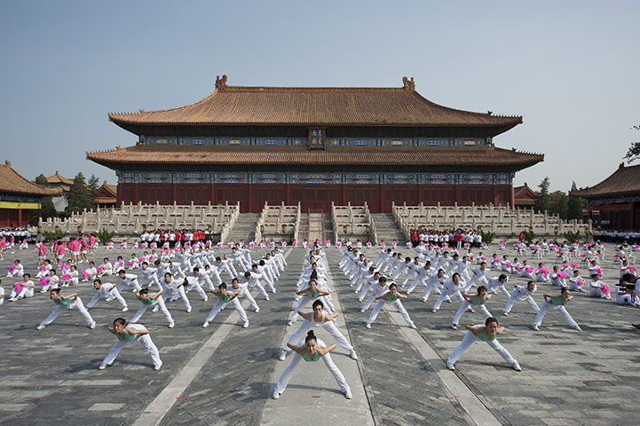 Radio exercise in China: A demonstration in Beijing's Tai temple square