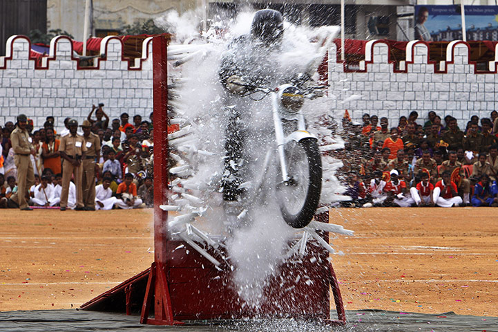 24 hours in pictures:  Independence Day celebrations in Bangalore, India