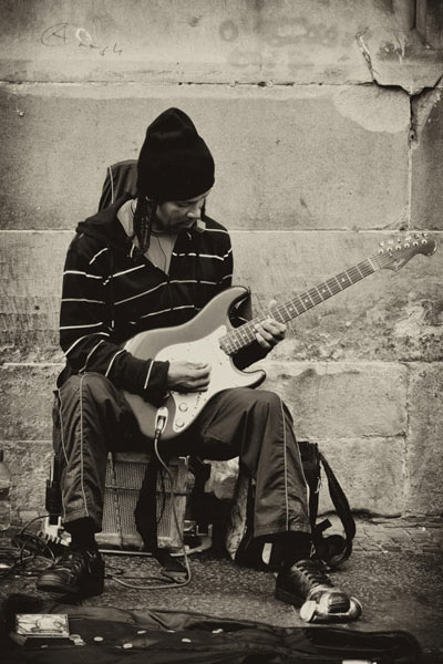 Edinburgh festival: Busker