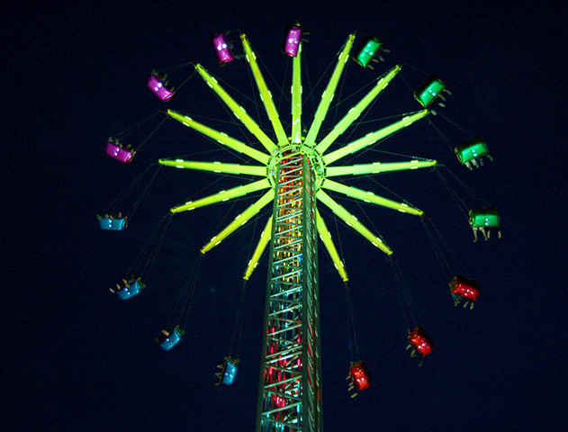 In pictures: night: Fairground ride in Amsterdam