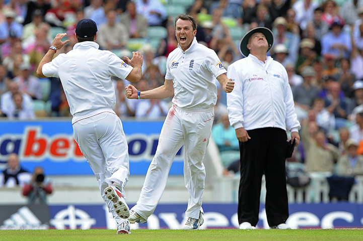 Second day at Oval: Tom Jenkins presents his pictures of the second day of the Test at the Oval
