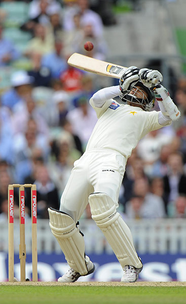 Second day at the Oval : Tom Jenkins presents his pictures of the second day of the Test at the Oval