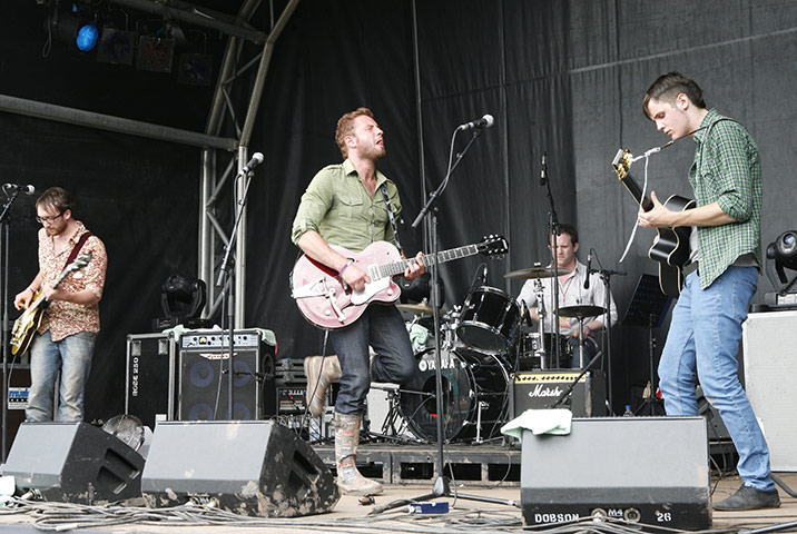 Green Man: Jonathan Powell performs on the Green Man Pub 