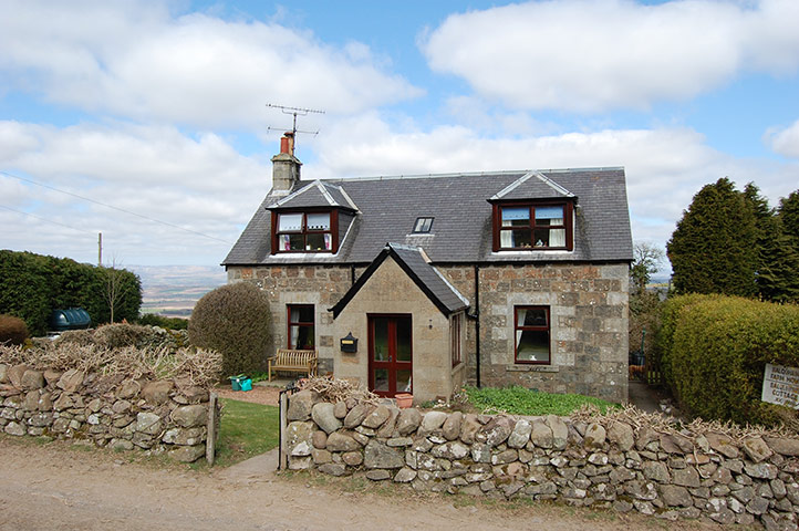 Home and Away gallery: Home and Away – Balquhandy2