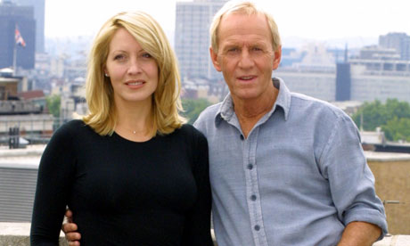 paul hogan and linda kozlowski. Paul Hogan with his wife,