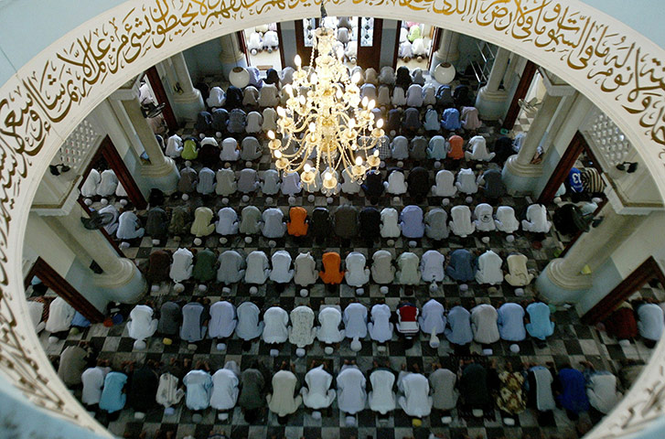 Ramadan Update: Thai Muslims offer Friday prayers at Pat