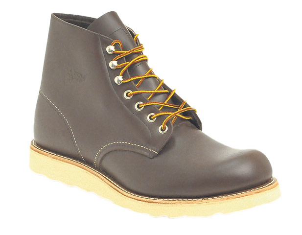 September issue trends: Men's hiking boot